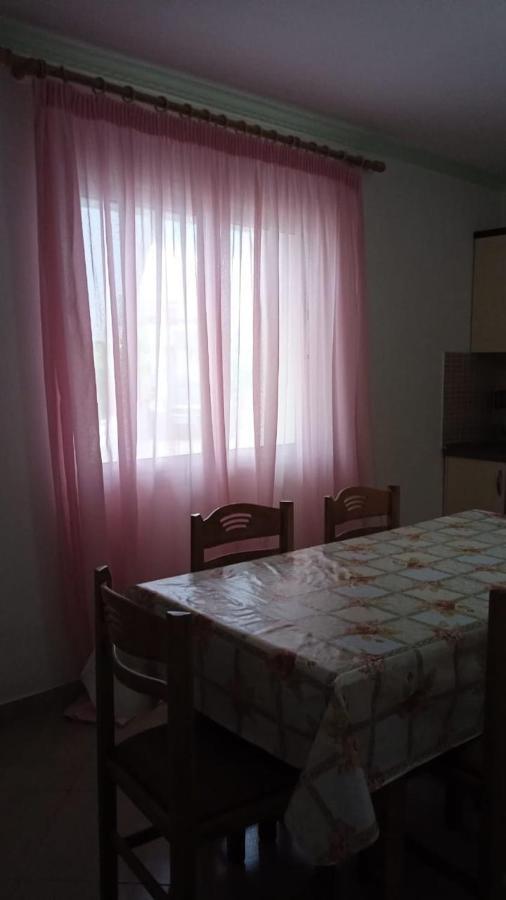 Vila Demo Vlore Bagian luar foto